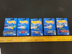 lot 141 image: Hot Wheels Collectible Cars.