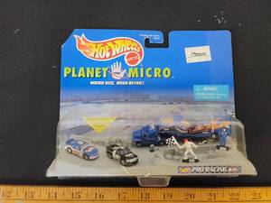 lot 173 image: Planet Micro Pro-Racing Hot Wheels