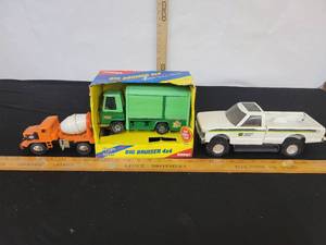 lot 204 image: Buddy Big Bruiser 4x4, Truck and Cement Mixer
