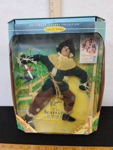 lot 213 image: Hollywood Legends Collections Collector Edition The Wizard Of Oz Ken as Scarecrow