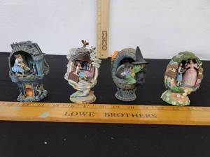 lot 219 image: 4 piece set Wizard Of Oz Collectible Eggs