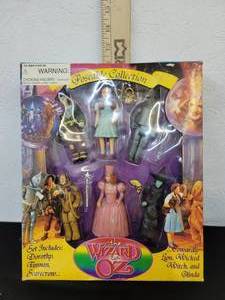 lot 232 image: Wizard Of Oz 50th Anniversary Poseable Collection 6-Figure Set