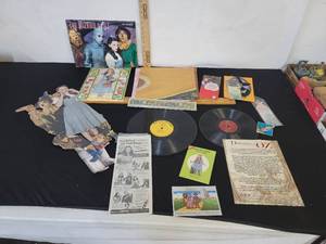 lot 237 image: Wizard Of Oz Memorabilia Including Cutouts, Mini-Records, Bookmark, Paper Doll and more