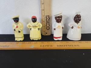 lot 252 image: 2 Pairs Of Black Americana Mammy & Pappy Figurines Salt And Pepper Shakers