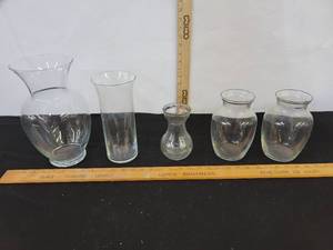 lot 267 image: 5- Clear Vases