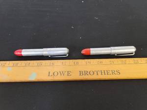 lot 282 image: 1950s aluminum pen flashlights