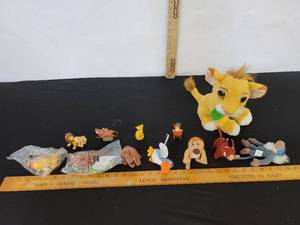 lot 317 image: Lion King Figures