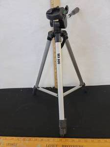 lot 319 image: MX 600 Tripod