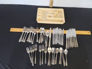 lot 323 image: Vintage Flatware