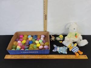 lot 329 image: Assorted Eater Decor