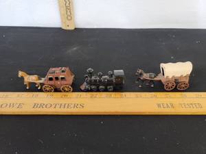 lot 331 image: Cast Iron Horse And Carriage And Cast Iron Train