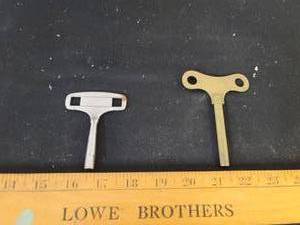 lot 355 image: 2- Clock Keys