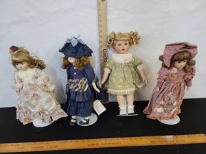 lot 364 image: 4-Vintage Porcelain Dolls