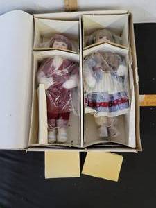 lot 365 image: Hand Numbered Limited Edition Marie Osmond Fine Porcelain Doll WCertificate