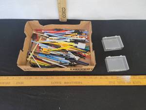 lot 382 image: Plastic Drink Stirrers