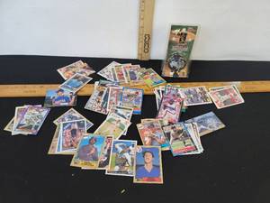 lot 426 image: Baseball Trading Cards And Racing Champions Superstar Yoyo