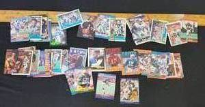 lot 428 image: Baseball Trading Cards- See More Info In Pictures