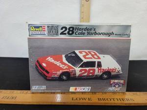 lot 454 image: Revell Monogram 28 Hardees Cale Yarborough Model Car KIt