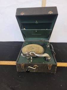 lot 491 image: Brunswick Record Core Portable Record Player