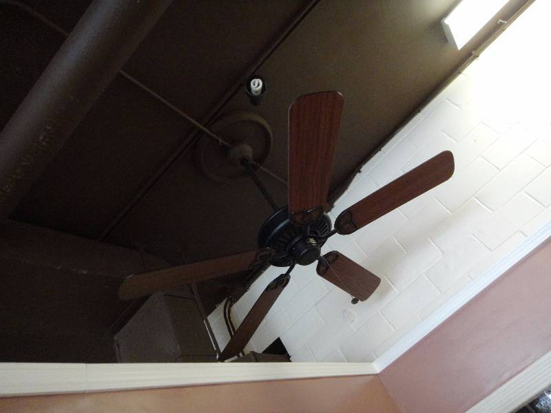 lot 1529 image: Harbor Breeze 5 Blade Ceiling Fan. Buyer Must Remove
