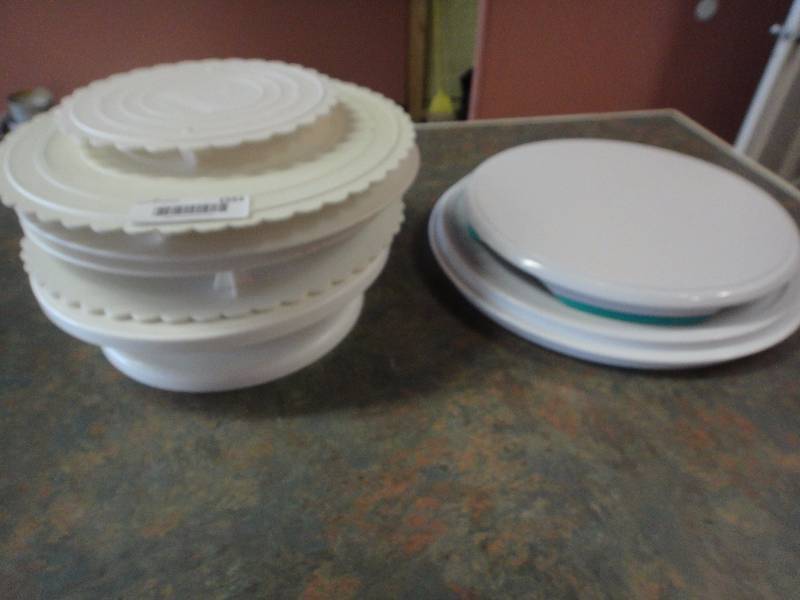 lot 1553 image: Lot of Separator Plates