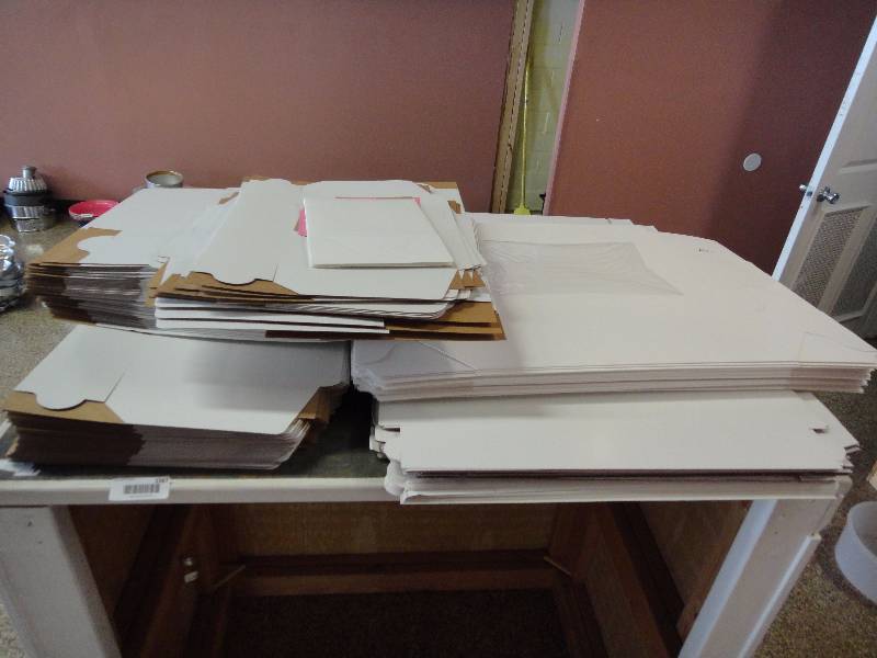 lot 1567 image: Random Bakery Box Lot