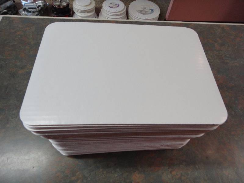 lot 1569 image: Lot of Cardboard Cake Sheets