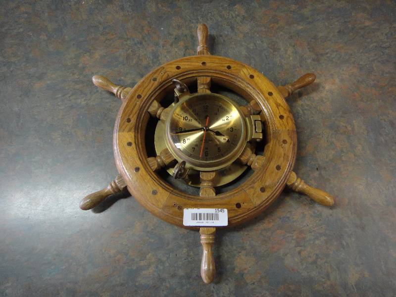 lot 1545 image: Nautical Clock
