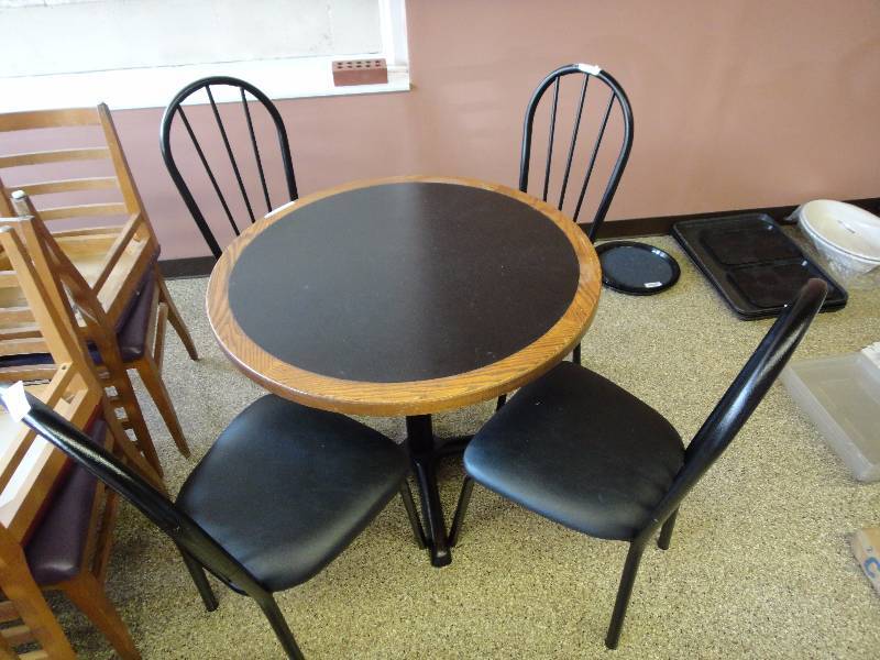 lot 1544 image: Caf Table with Chairs