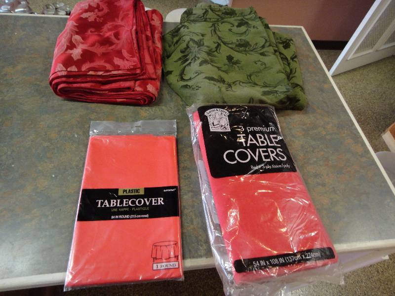 lot 1586 image: Lot of Table Covers