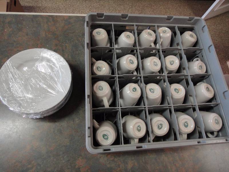 lot 1587 image: Tray of Coffee Cups