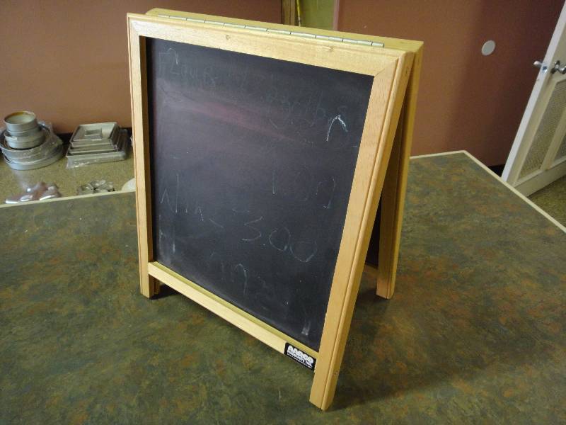 lot 1592 image: Mini Chalkboard Special Sign