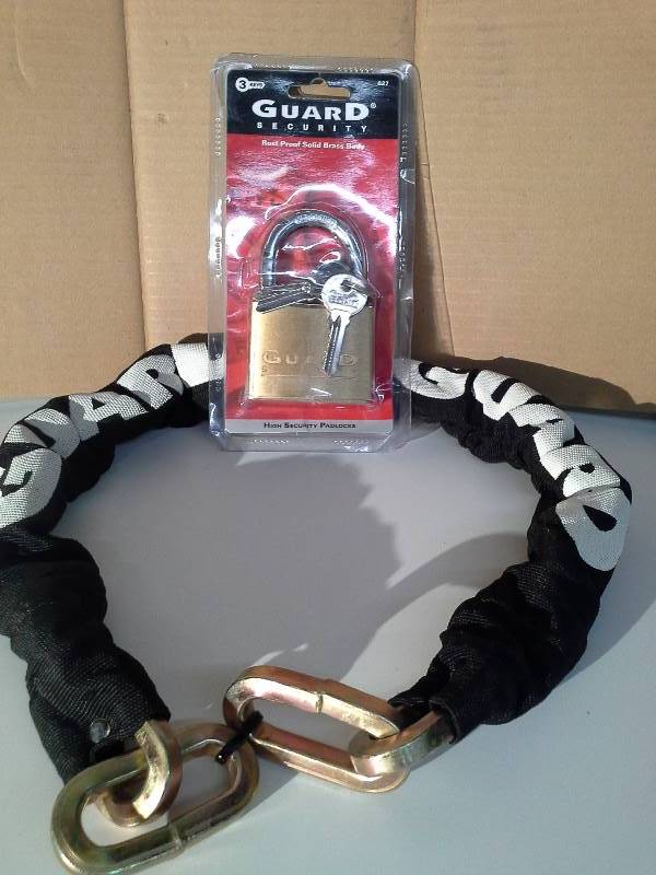 lot 6135 image: Guard Security 627 Solid Brass Padlock with 2-12-Inch Standard Shackle AND Guard Security 969 Heavy Duty Bicycle Chain, 4