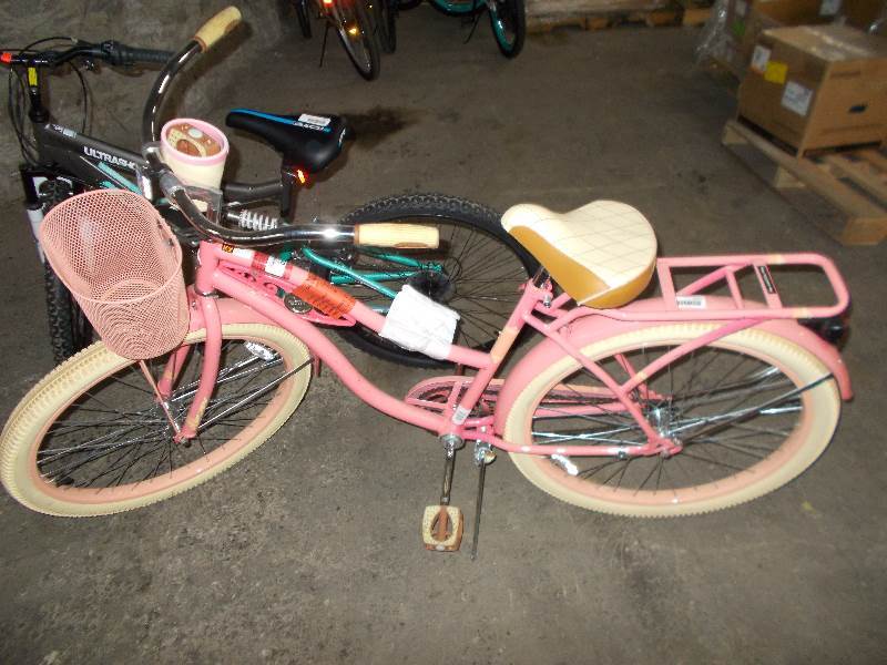 lot 6438 image: Pink Girls Cruiser