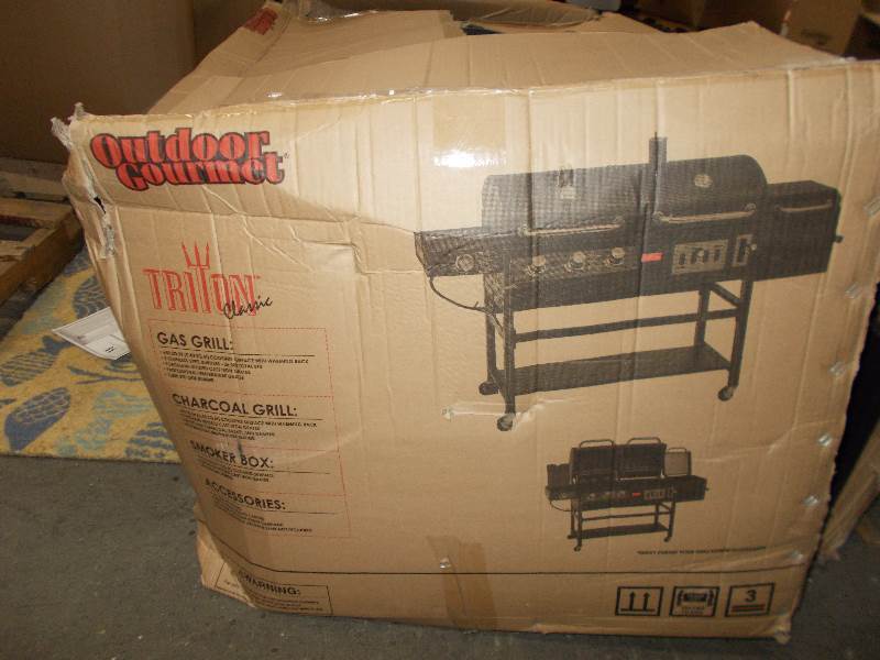 lot 6443 image: Outdoor Gormet Grill