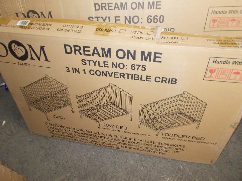 lot 6425 image: Dom Family Crib