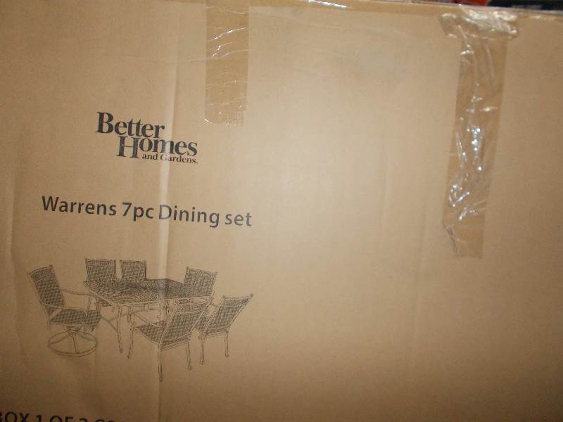 lot 6424 image: Better Homes Patio Table