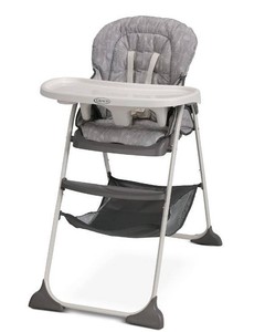 lot 2905 image: Graco Slim Snacker