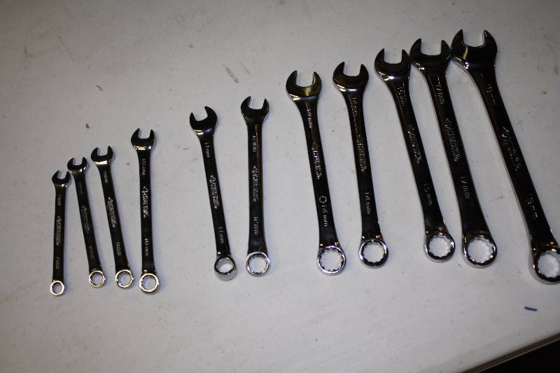 lot 1744 image: Metric Box Wrench Set