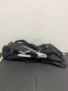 lot 1026 image: Mizuno Baseball Bag