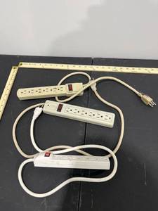 lot 1053 image: Bundle of 3 Power Outlet Strips (Tested All 3 Work)