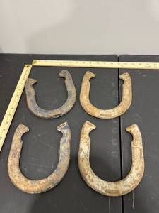 lot 1061 image: Bundle of Horseshoes for the Game