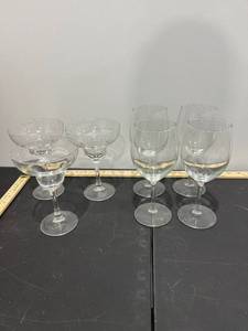 lot 1065 image: Bundle of Glasses for MartiniCocktails & Wine Glasses
