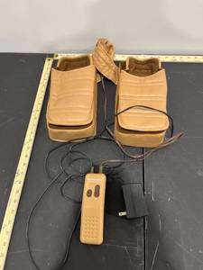 lot 1075 image: Vtg. Dry Foot Massage Family Practice Foot Chargers System (Powers On Works)