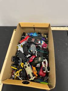 lot 1080 image: 8 x 13 Box Full of Hotwheels