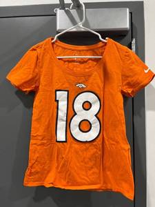 lot 1083 image: Womens Size Small Denver Broncos Peyton Manning Nike T-Shirt