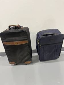 lot 1107 image: Bundle of 2 Suit Cases