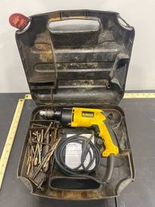 lot 1127 image: Electric (Corded) Black & Decker Drill wCase & Drills (Powers On)