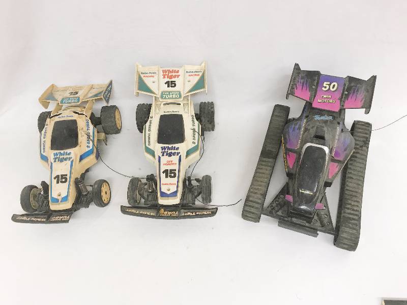 lot 2016 image: 3 Misc. Remote Control RC Cars