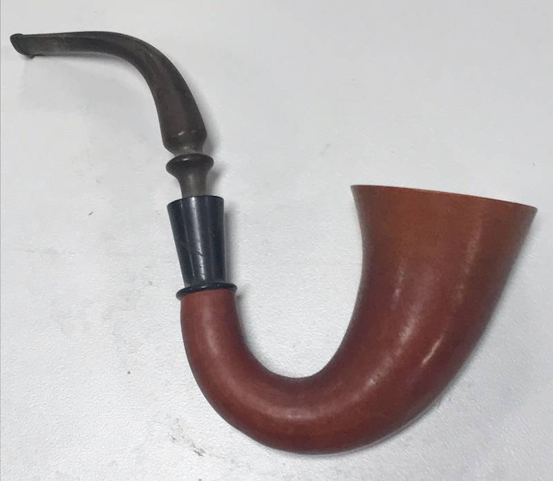 lot 1004 image: Old Smoking Pipe